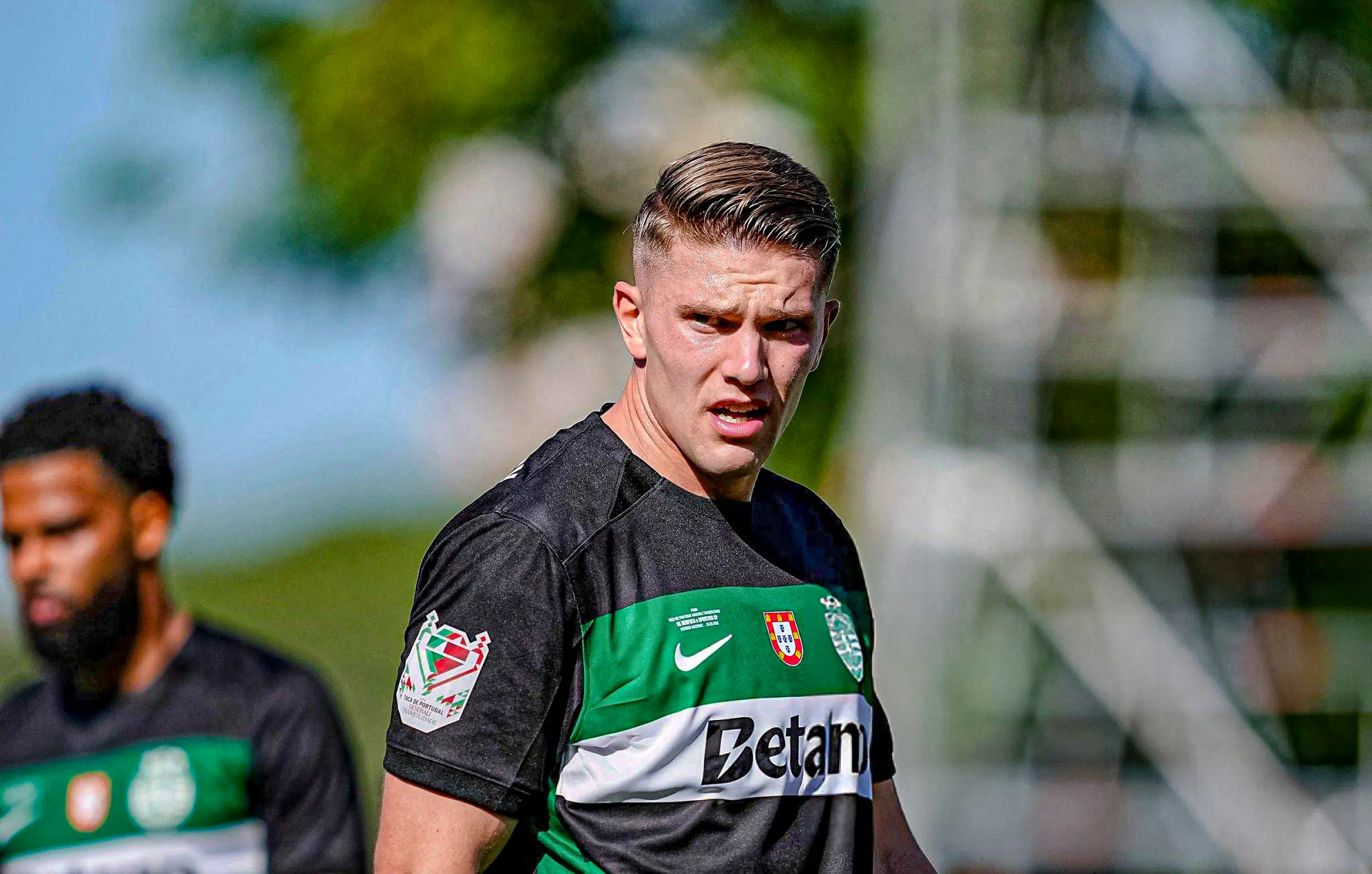 ヴィクトル・ギョケレスと契約完了！背番号は14番に決定